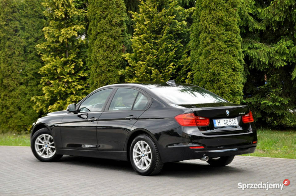 BMW 318 20d143CzarnaDuże nieuszkodzony
