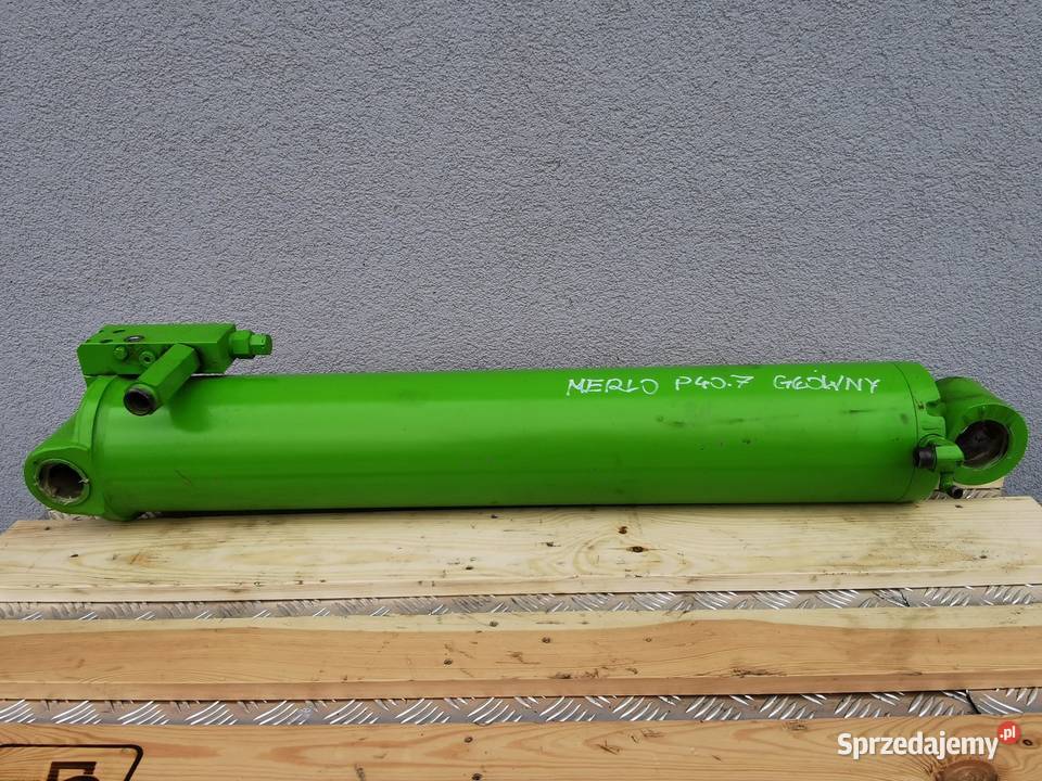 Siłownik ramienia Merlo P407