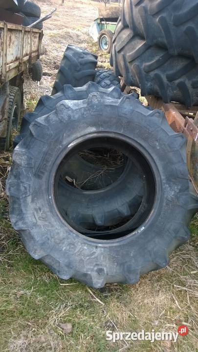 Opony Pirelli 42070 R24