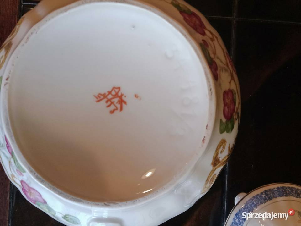 Stary dzbanek z porcelany