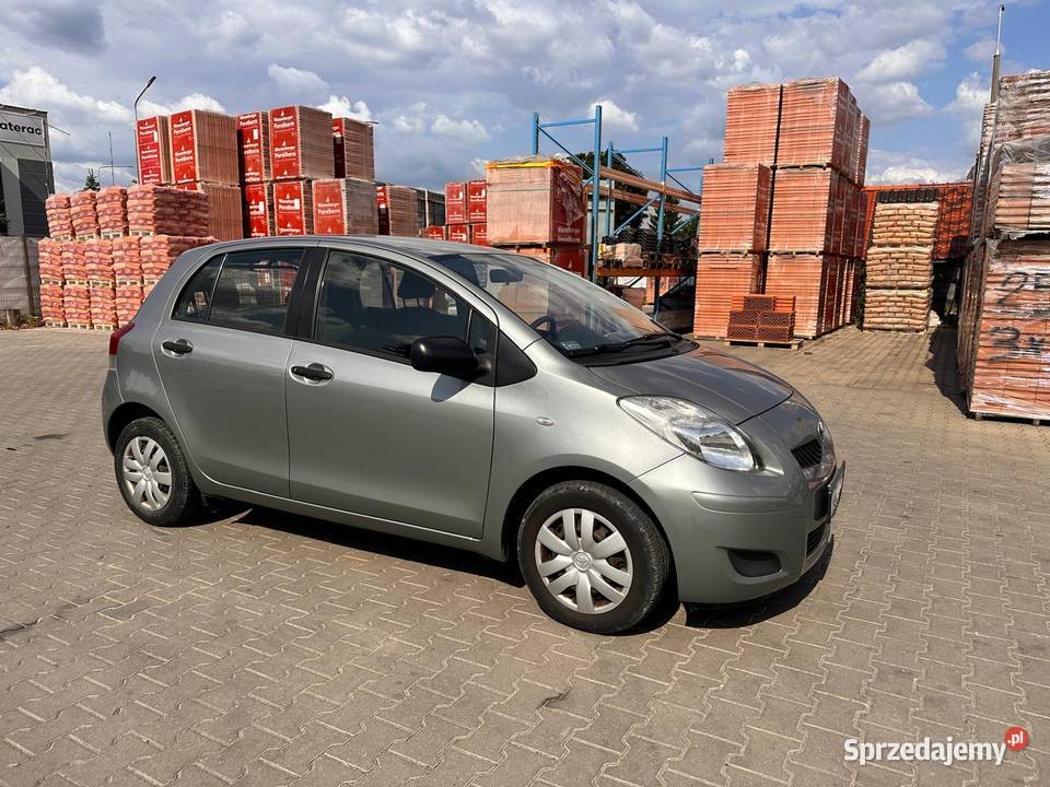 Toyata yaris salon polska bezwypadkowy pierwszy elektryczne szyby Radom