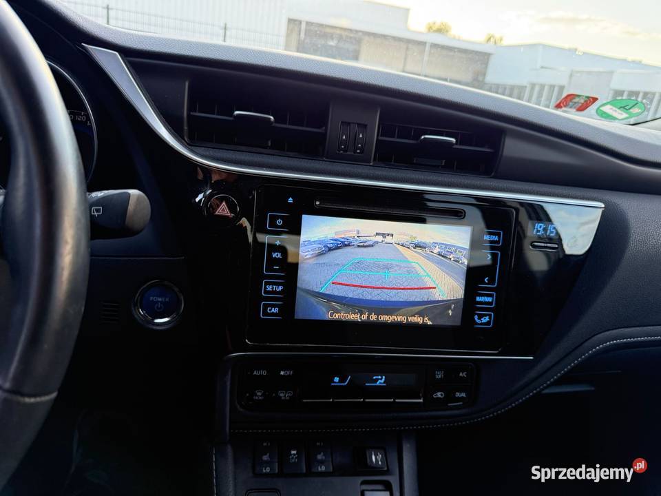 Auris Hybryda 2017r nowa 51 ASO Toyota pełne automatyczna podkarpackie Tarnobrzeg