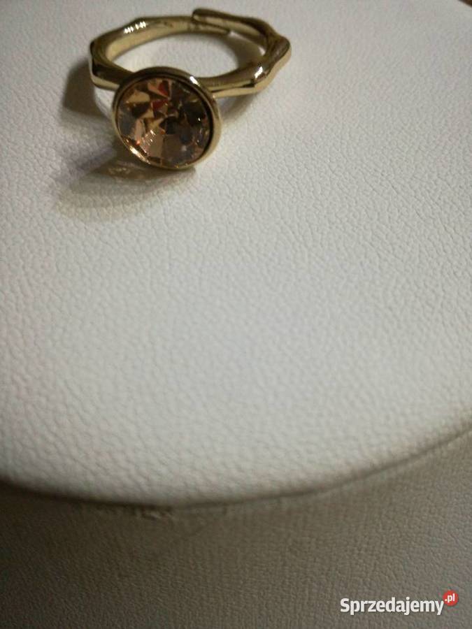 Pierścionek z kamieniami czeskiego szkła Biżuteria dla Pań
