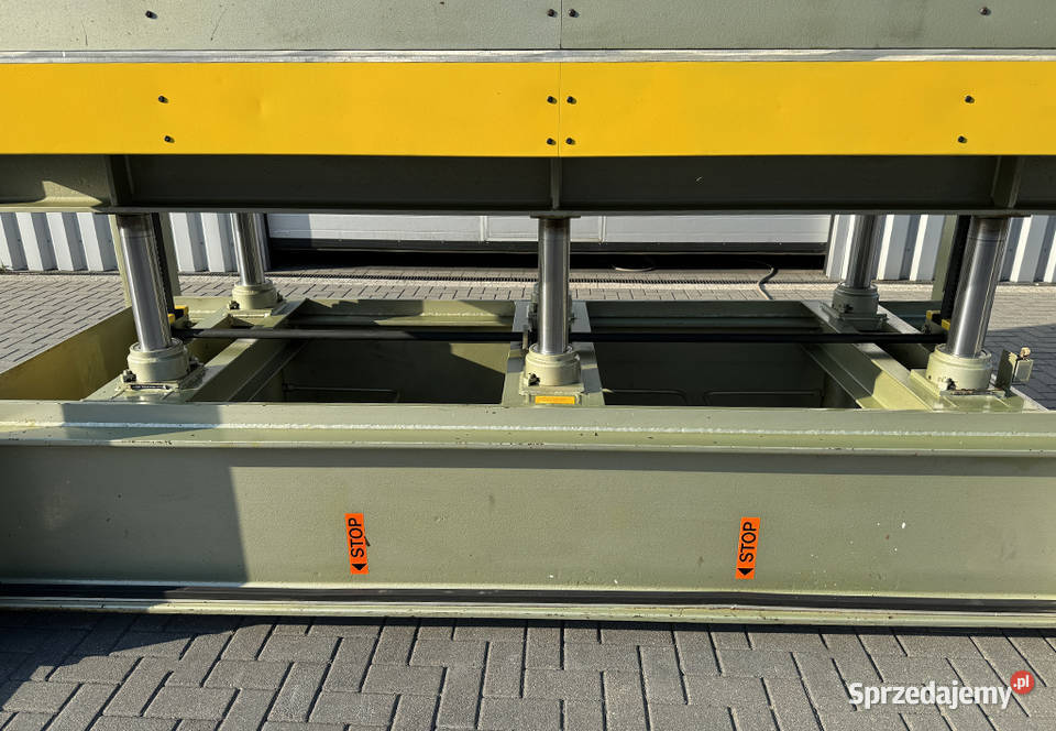 Prasa półkowa hydrauliczna do forniru JOOS typ Sierakowska Huta