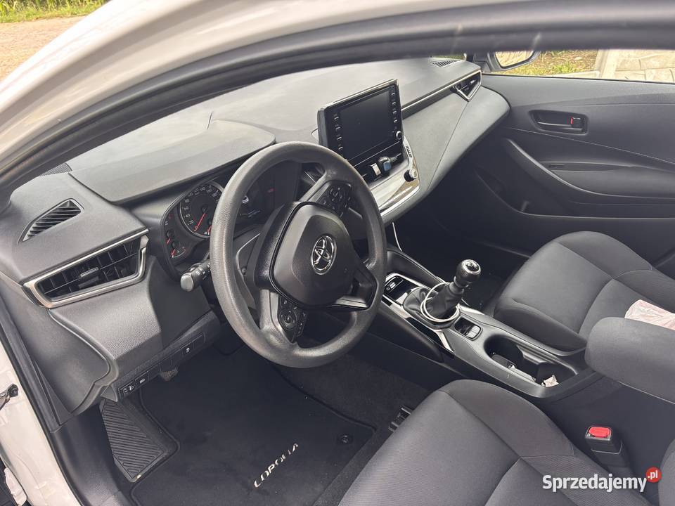 Corolla 12T salon Polska Bezwypadkowy serwis ASO manualna Brzeziny sprzedam