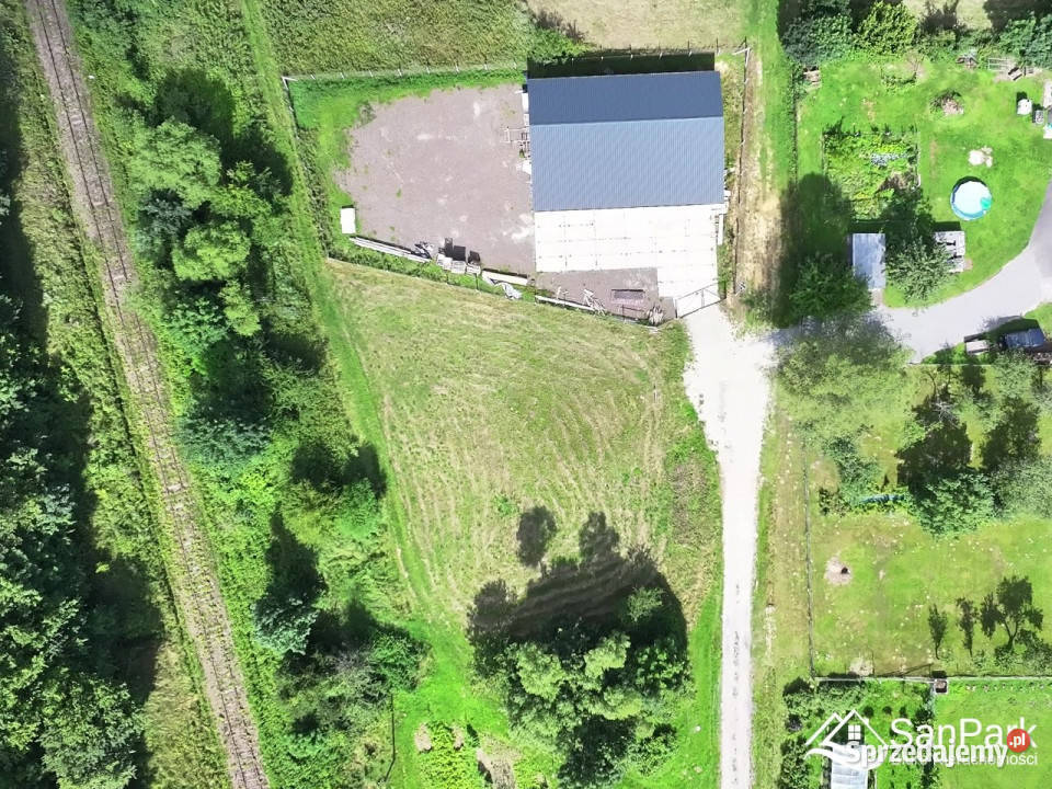 Działka Ustrzyki Dolne 911m2 kanalizacja podkarpackie