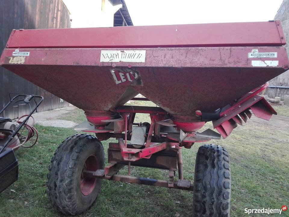 Rozsiewacz do nawozow ciagany lely 1200l Lwówek Śląski