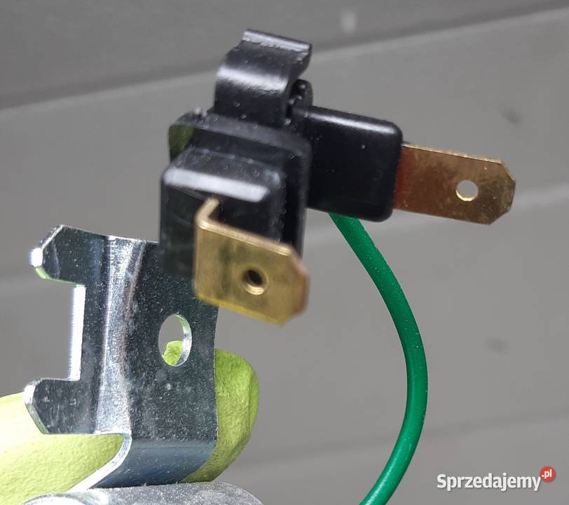 KONDENSATOR APARATU ZAPŁONOWEGO VW AUDI 1106196