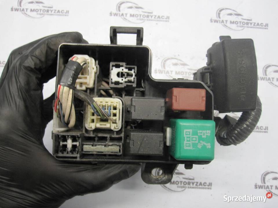 LEXUS GS II 01r skrzynka bezpieczników 4237XA1 osobowe Motoryzacja