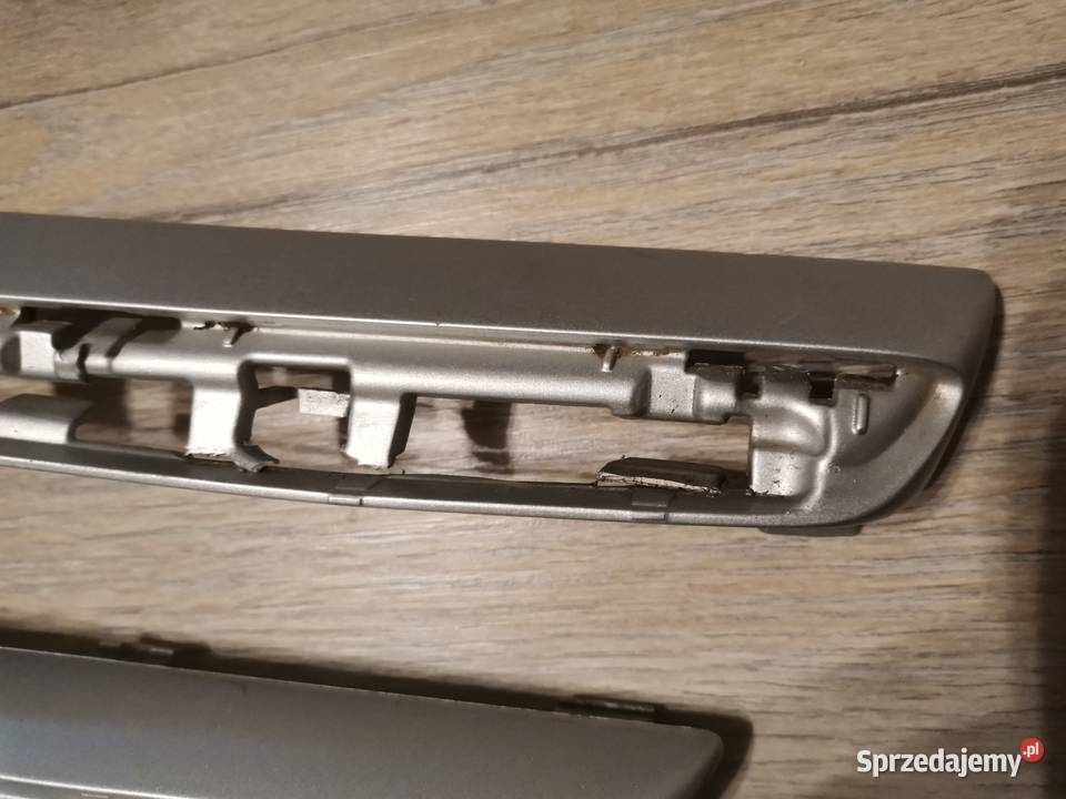 MERCEDES EKLASA W213 GRILL ATRAPA A2138880160 Międzychód