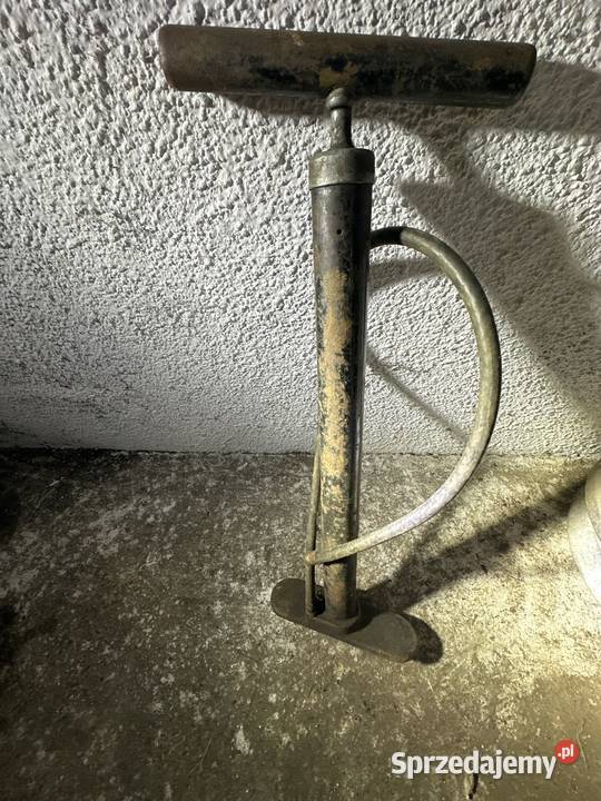 Stacjonarną metalową pompkę ręczną słupkową Gliwice sprzedam
