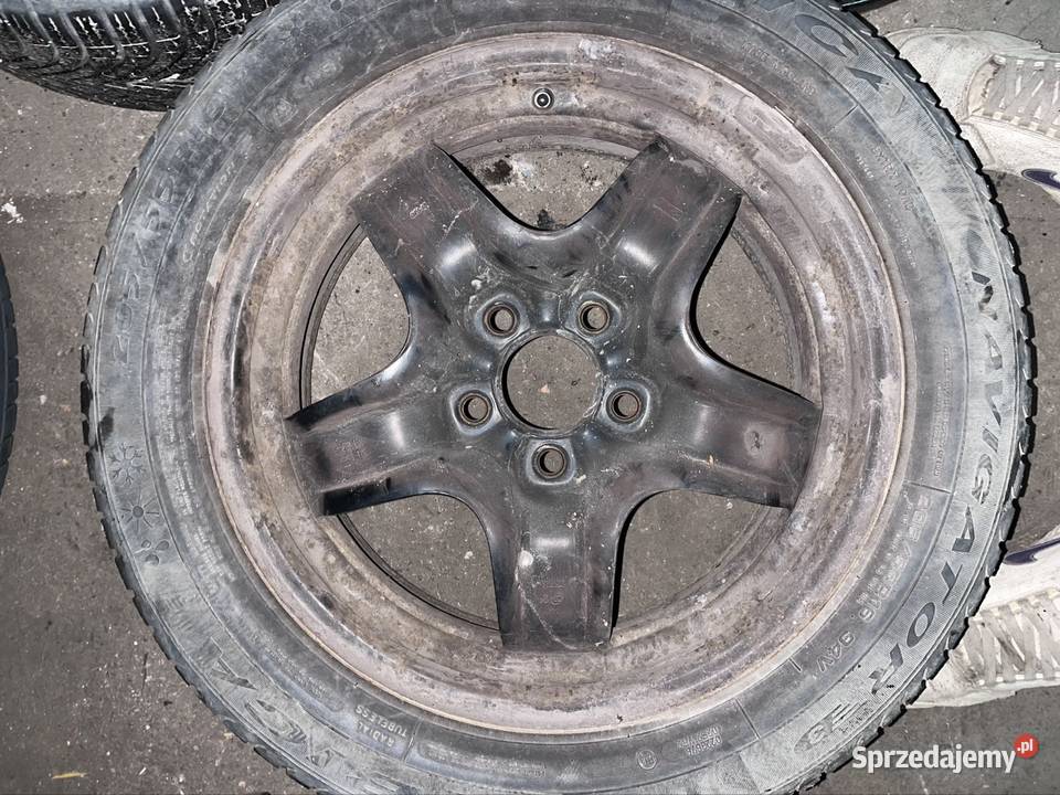 trzy strukturalne felgi ford koła opony