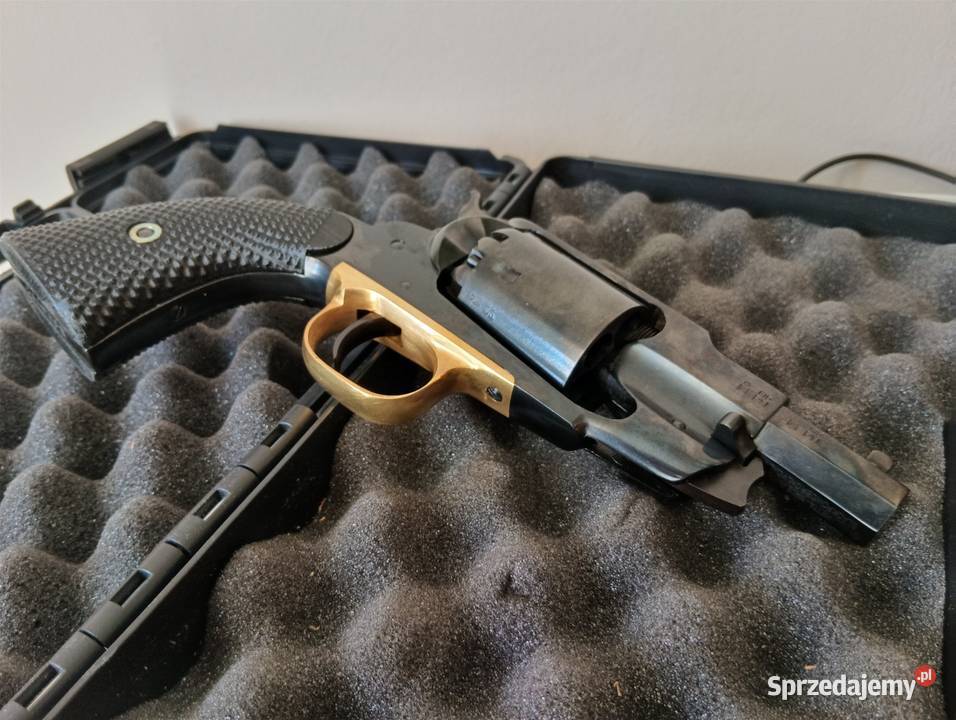 Rewolwer czarnoprochowy Pietta Bulldog