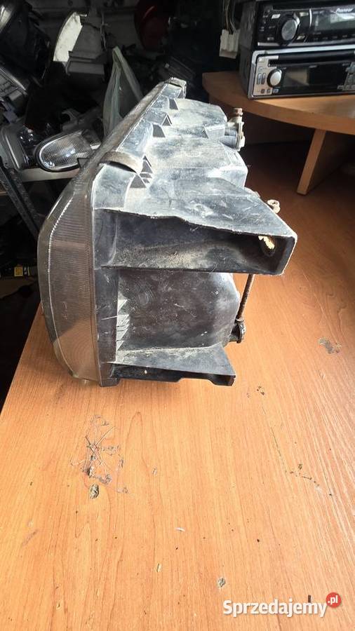 Lampa przód mitshubishi pajero 9799 Lampy przednie Sosnowiec