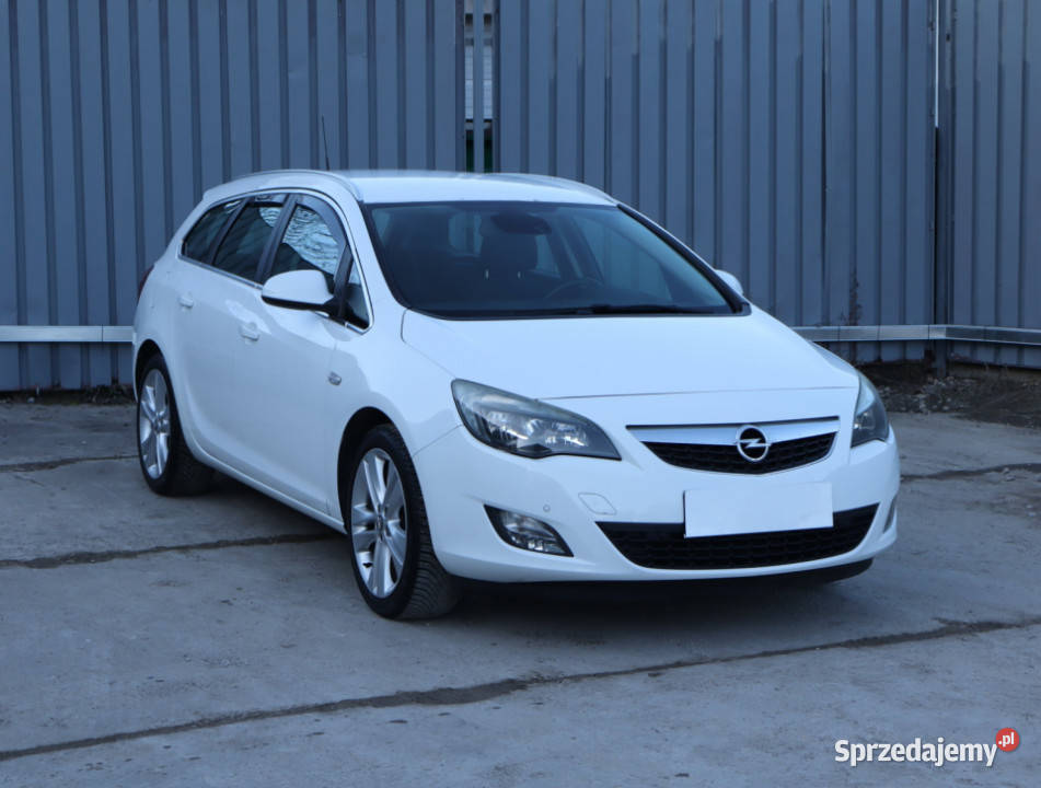 Opel Astra 14 T hak Astra Piaseczno sprzedam