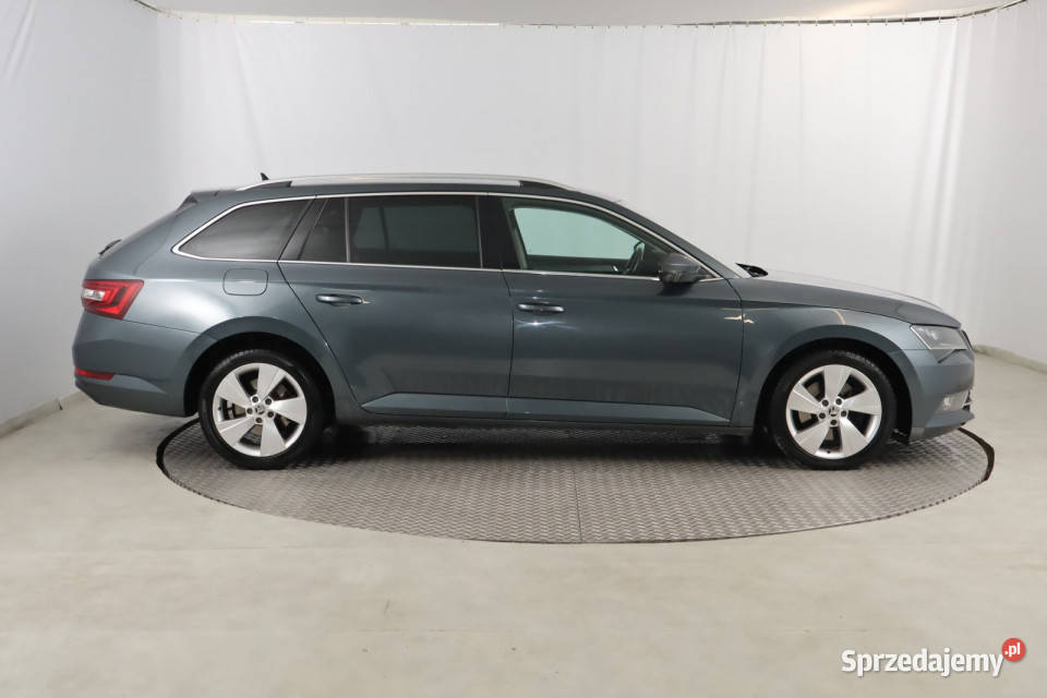 Skoda Superb 20 TDI światła do jazdy dziennej Zabrze sprzedam