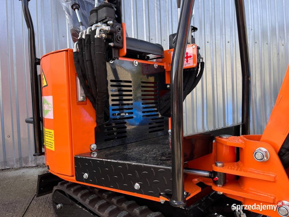 Koparka SANKO spalinowoelektryczna z wychyłem Gąsiennice dolnośląskie Małuszyn