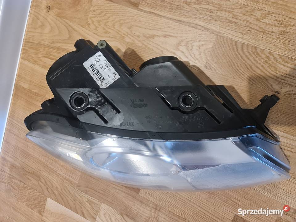 Lampa prawa Vw Passat B6 hella