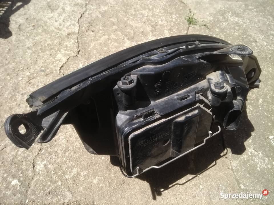 Sprzedam lampę lewa ford focus mk1 kombi 2002r Miłakowo