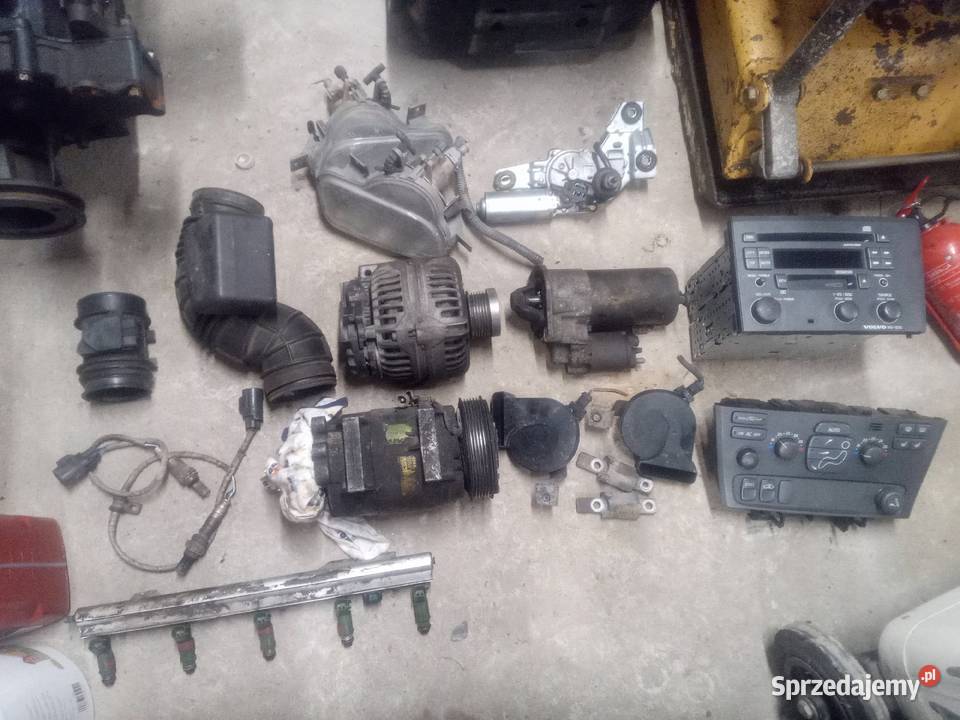 Części Volvo V70 24 B5244S podkarpackie Niechobrz sprzedam