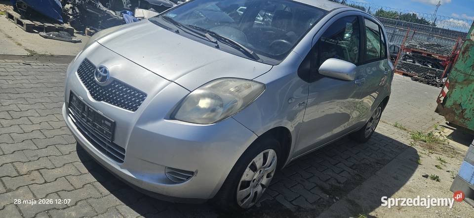 Błotnik lewy prawy przedni Toyota Yaris 2 II osobowe