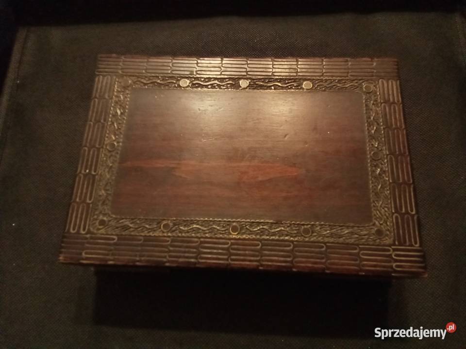 Pudełko drewniane rzeźbione PRL Warszawa