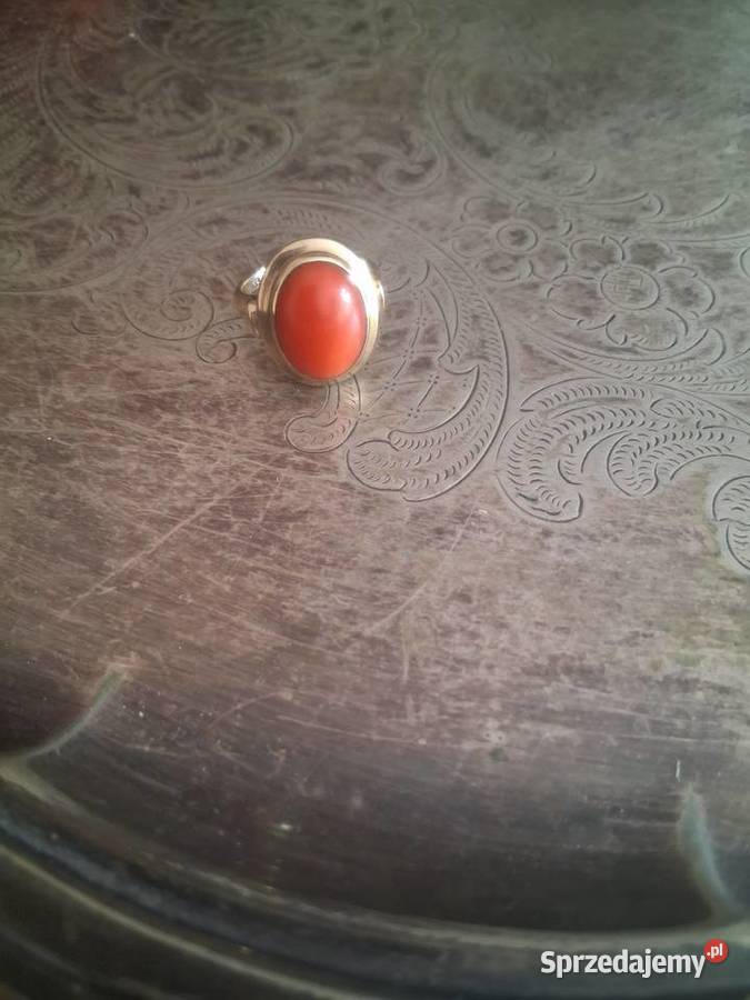 Złoty pierścionek z naturalnym koralem 333 Pierścionki Suwałki