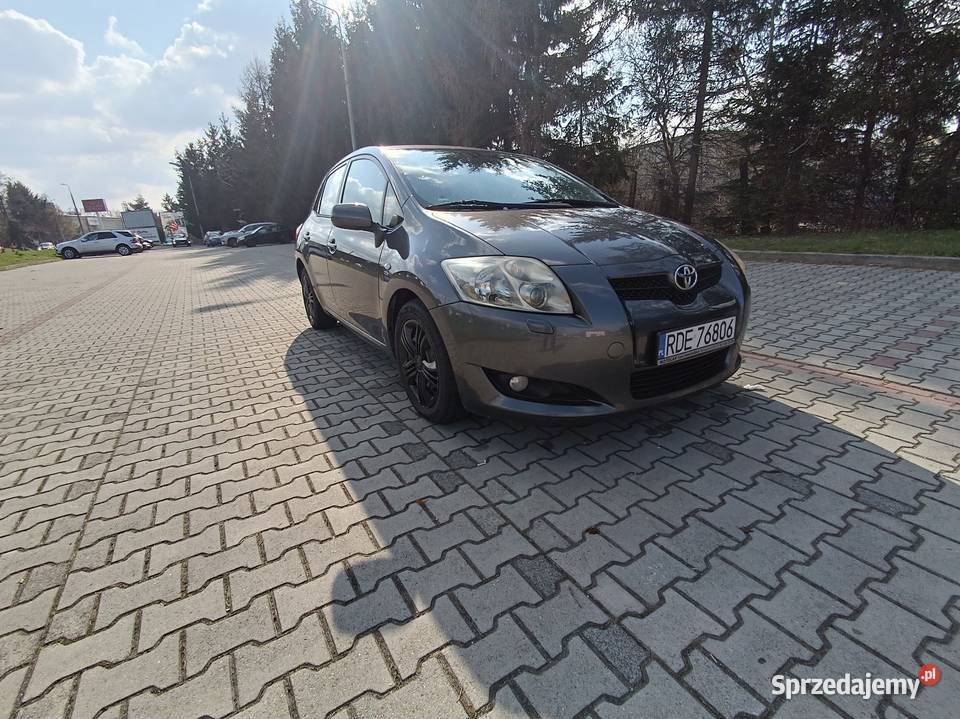 Auris D4D bogato wyposażony sprowadzony Auris Dębica