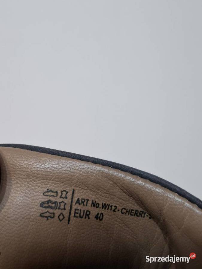 Sneakersy GoSoft 40 męskie półbuty skórzane sprzedam