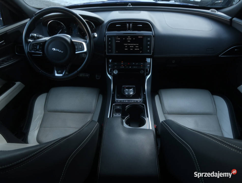 Jaguar XE 20t elektryczne szyby sprzedam