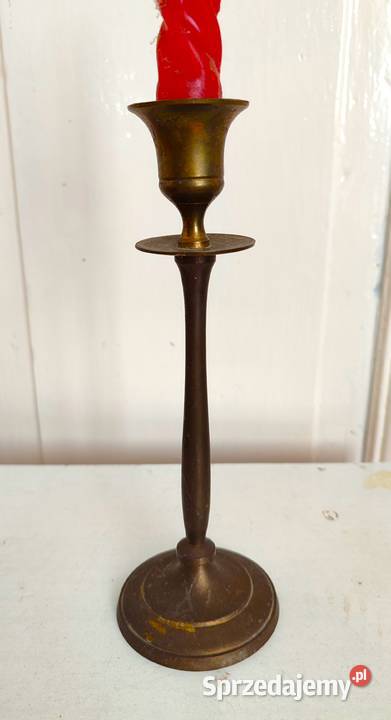 Stary duży świecznik mosiężny