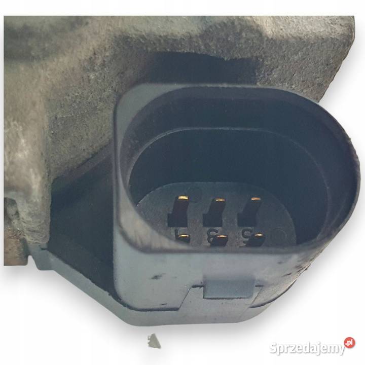 PRZEPUSTNICA VW Golf V 16 FSI 03C133062A Magneti