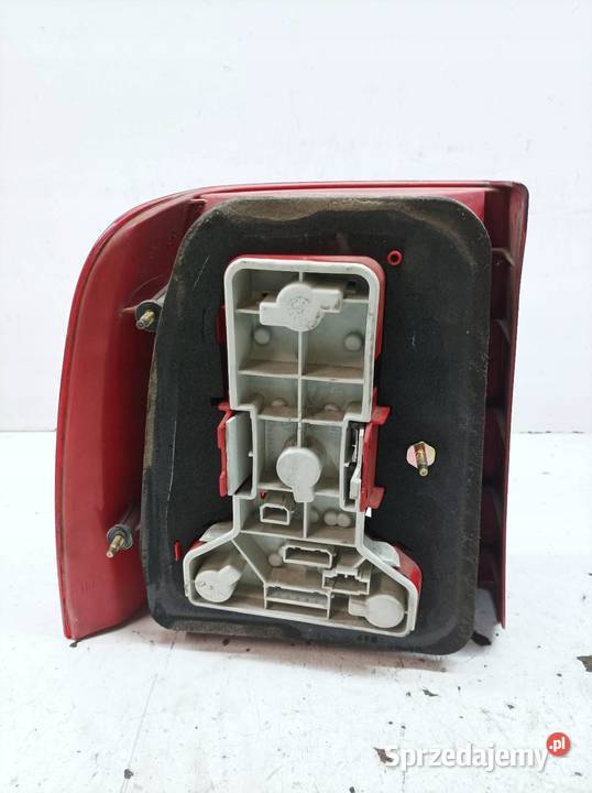 LAMPA TYŁ PRAWA SEDAN PRZED LIFT VW Volkswagen