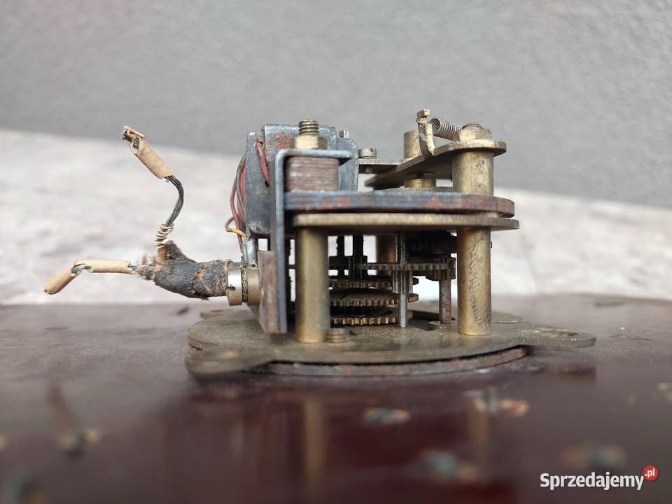 Mechanizm elektryczny starego zegara art deco Antyki, Sztuka, Kolekcje pomorskie Tczew