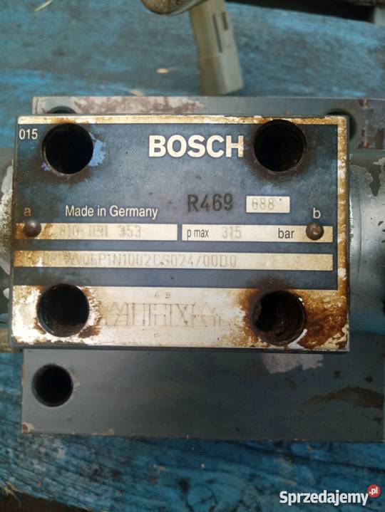 Kostka Bosh R469 688 810 091 353 zawór Części do maszyn budowlanych sprzedam