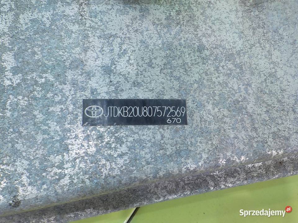 TOYOTA PRIUS II 15 VVTI AUT 06r HB 5D belka Suków