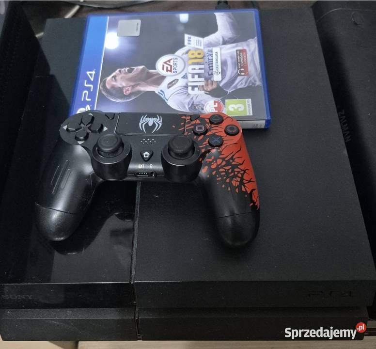 4 pad FIFA dysk 500gb Konsole i automaty sprzedam