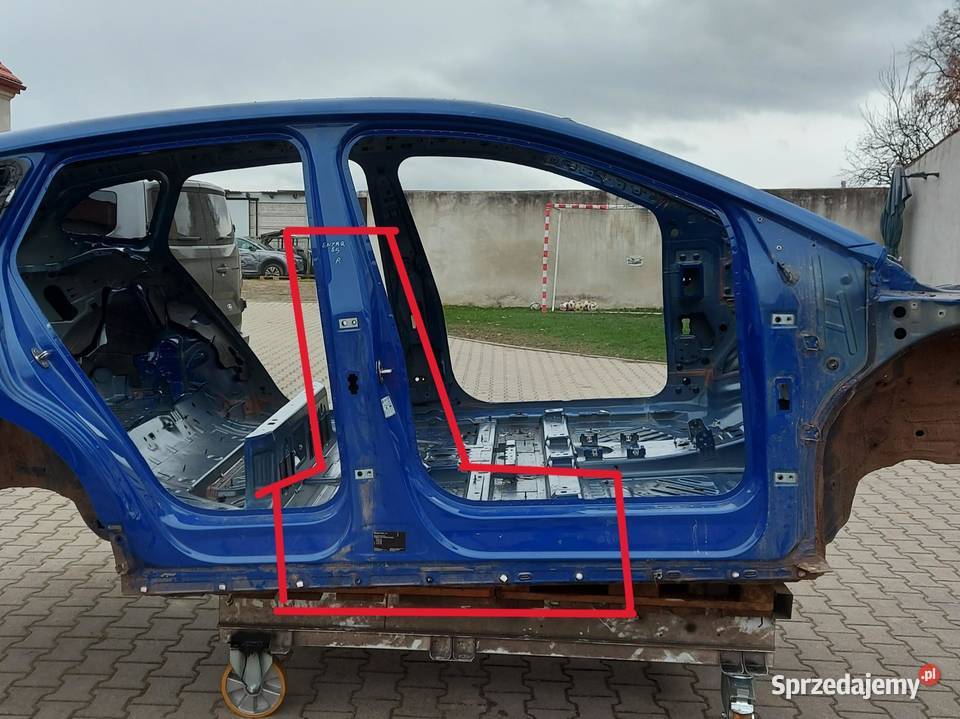 SKODA Enyaq 5LA iV85 Słupek próg prawy LV5F