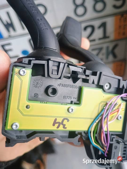 Manetka kierunkowskazów i tempomatu Audi A3 8P