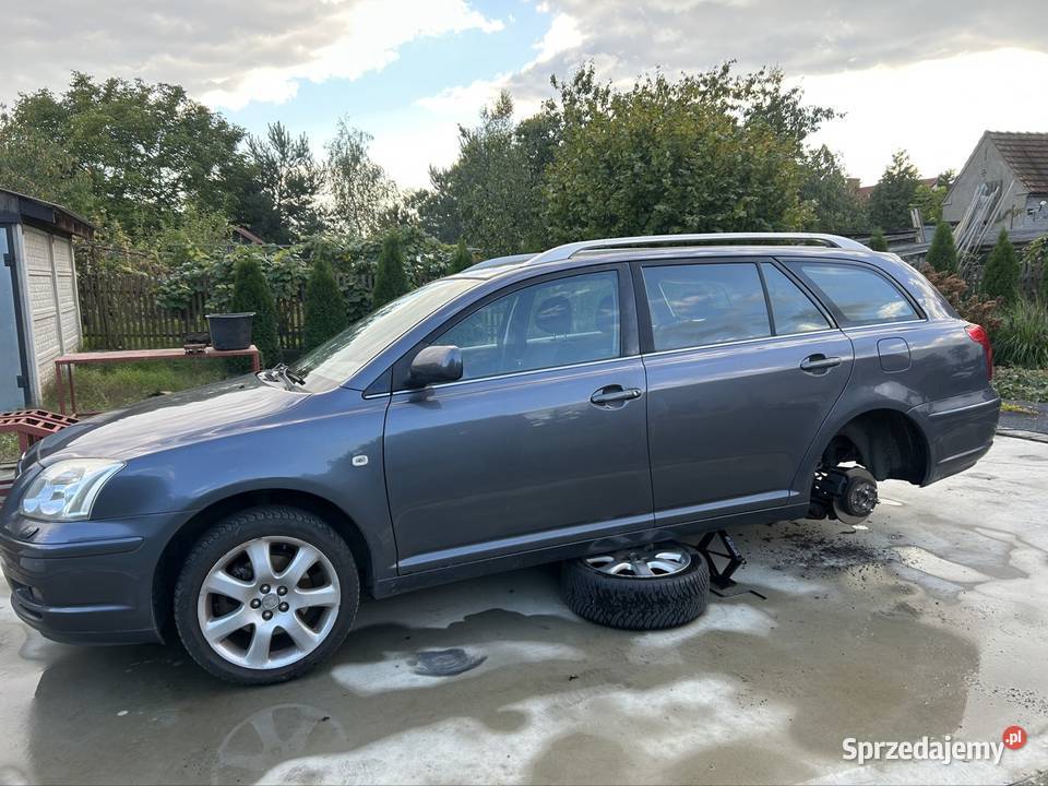 Sprzedam avensis manualna Wilków