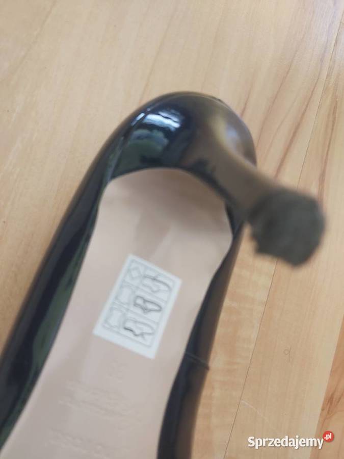 Sprzedam szpilki w kolorze granatu lakierki łódzkie Łowicz