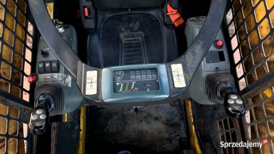 Komatsu sk1020 ładowarka burtowa pod mulczer do