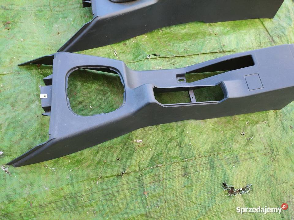 Elementy plastikowe listewki osłony alfa 146 Poznań sprzedam