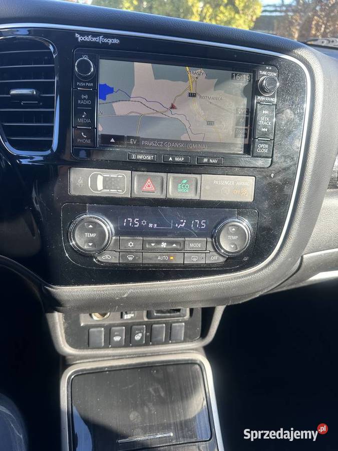Mitsubishi Outlander PHEV zasięg 32 bogata pomorskie Gdańsk