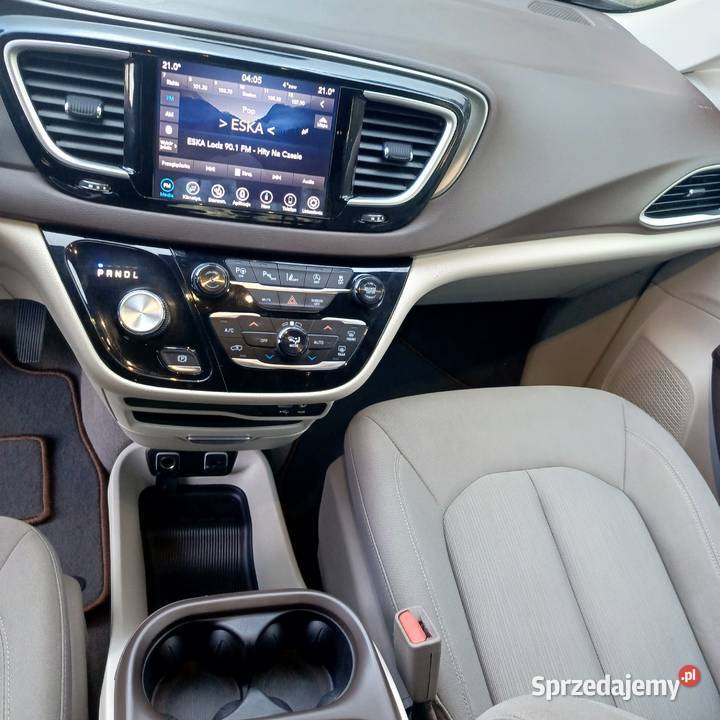 Chrysler Pacifica bogato wyposażony 8 osobowe Andrespol