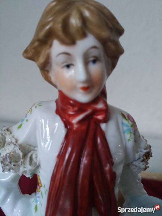 Figurka młodzieniec z koszem małopolskie Ropa