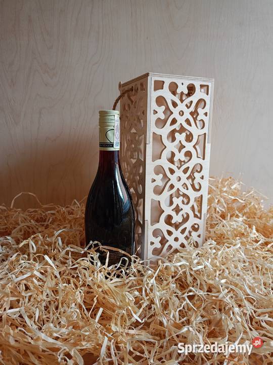 Ażurowe pudełko na wino alkohol opakowanie Chomranice