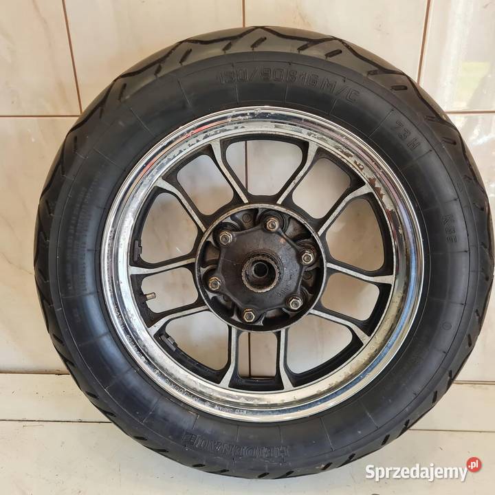 HONDA VF 700 MAGNA RC21E KOŁO FELGA TYŁ TYLNE 16 Osięciny sprzedam