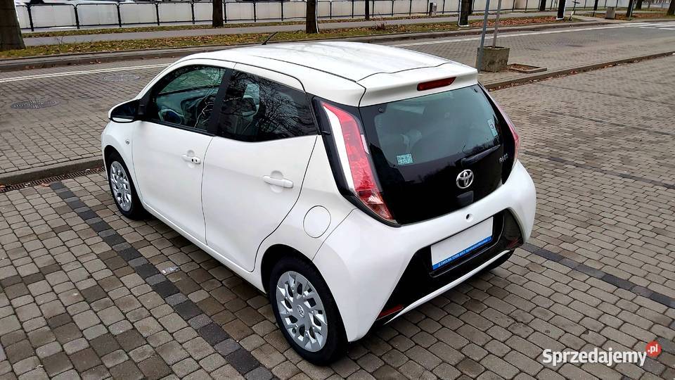Toyota Aygo II 10i automat historia ASO bluetooth Warszawa
