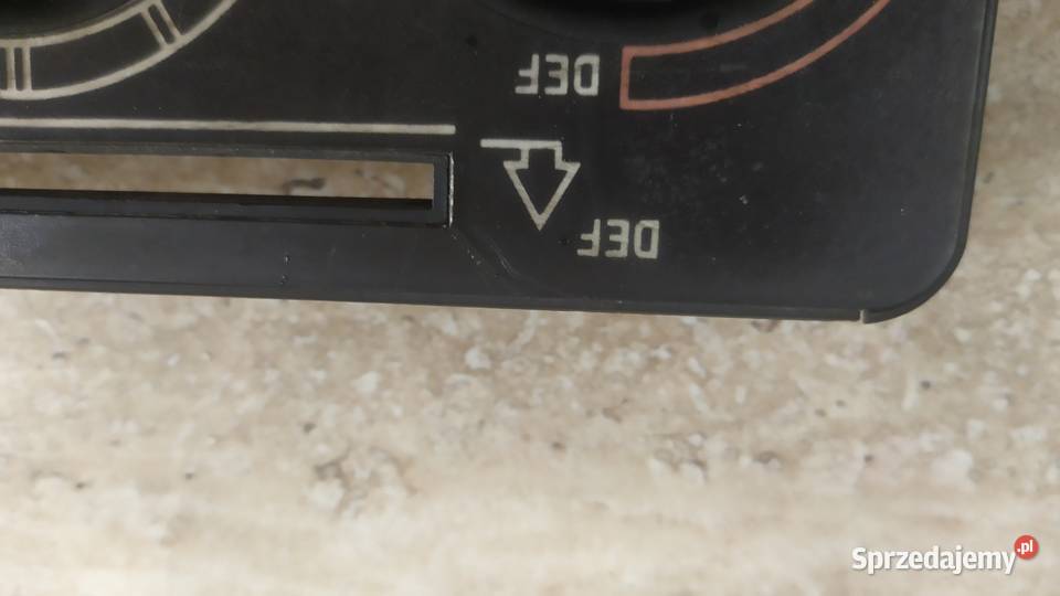 Mercedes W123 Panel nawiewu 1 suwak Części Łagiewniki